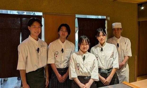 はせ川のスタッフ集合写真